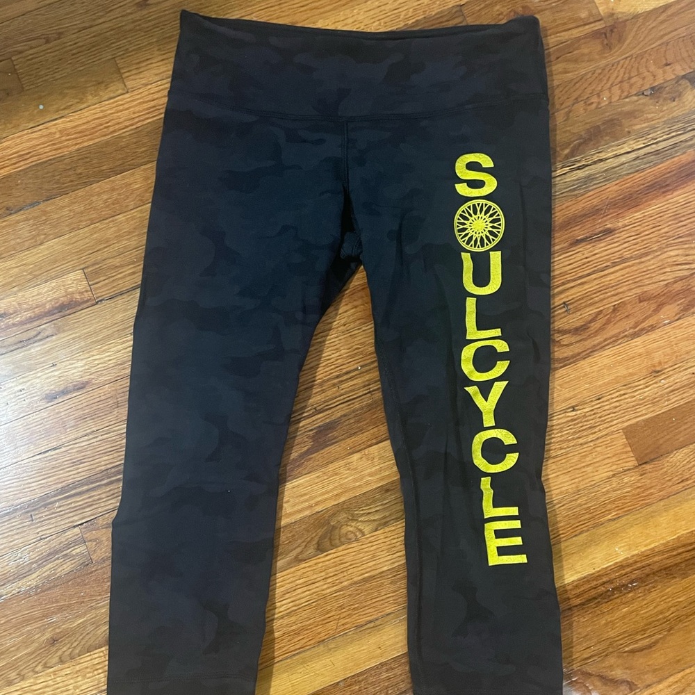 SoulCycle X Lululemon Camo 3/4 Leggings $50 OR BEST OFFER